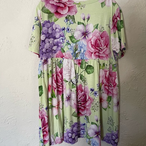 Posh Peanut Floral Top - Picture 5 of 5